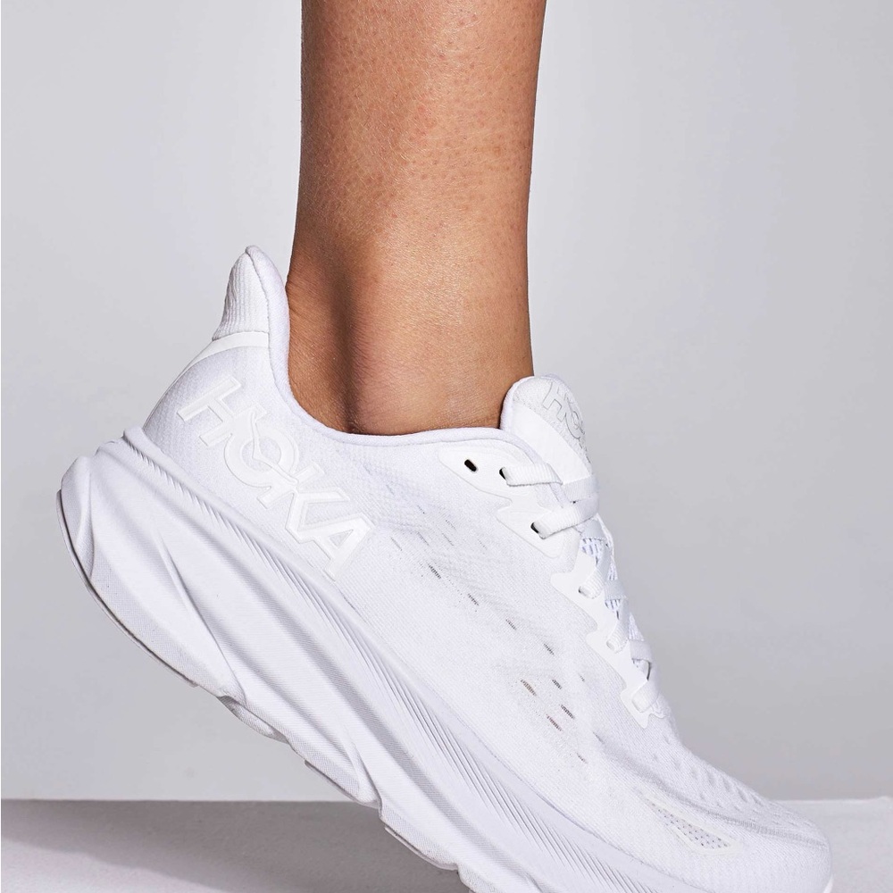 Hoka White Clifton 9